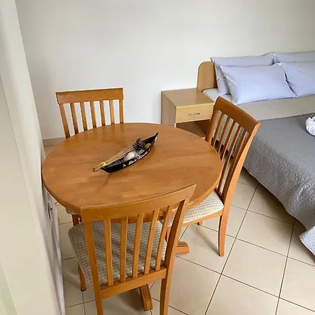 アパート Tiho & Jelena ブラチェ