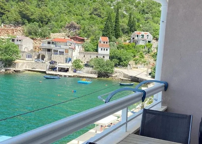 Tiho & Jelena Apartment Blace