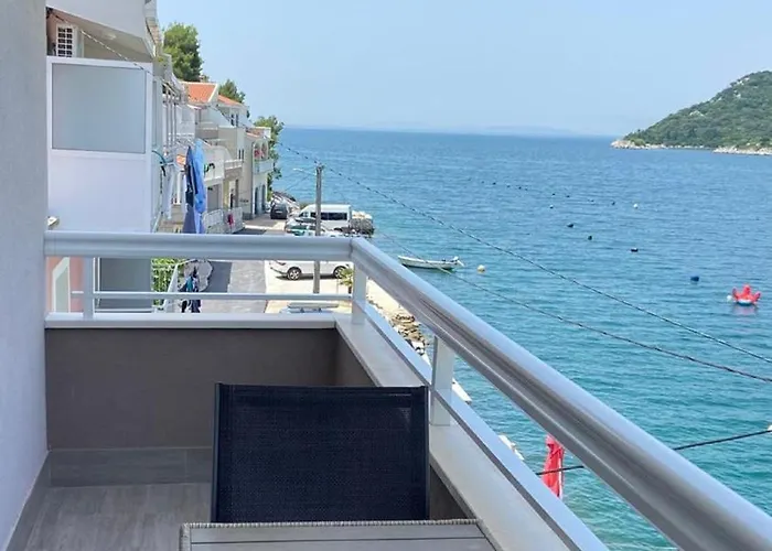 Tiho & Jelena Apartment Blace